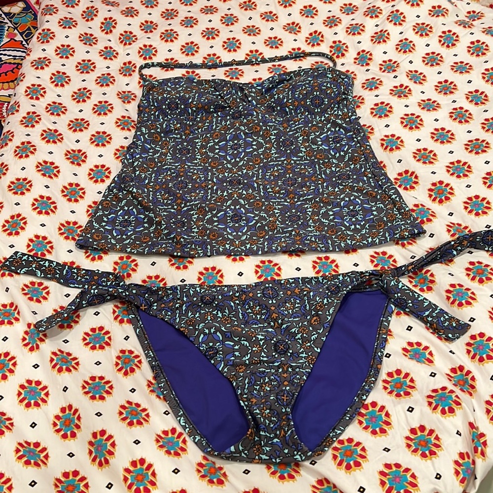 Mossimo tankini bathing suit